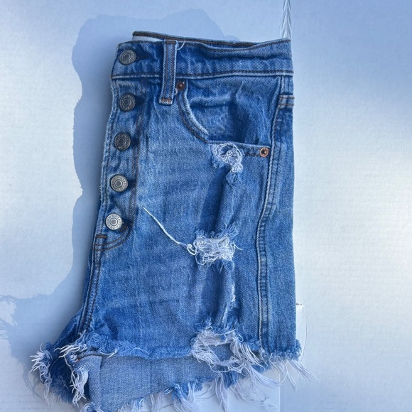 Women’s Abercrombie and Fitch Jean shorts - Picture 6 of 7